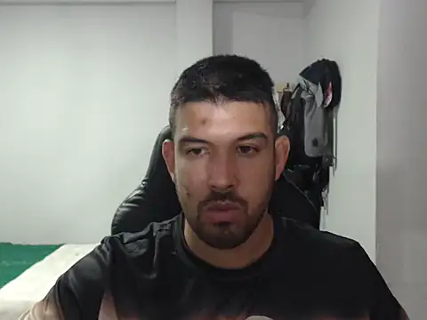 Snapshot of Axel11113 chatting on November 2025 04:14:02 AM Axel11113 online show from November 2025 04:14:02 AM