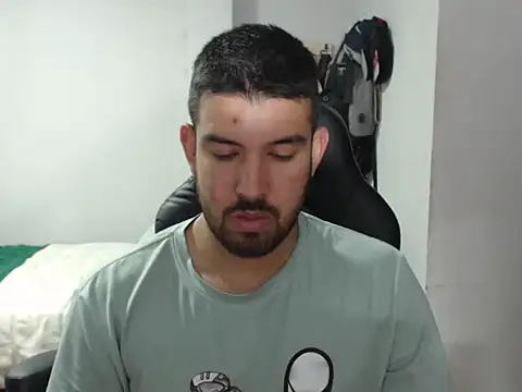 Snapshot of Axel11113 chatting on November 2025 02:55:01 AM Axel11113 online show from November 2025 02:55:01 AM