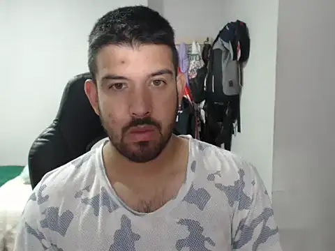 Snapshot of Axel11113 chatting on November 2025 03:27:01 AM Axel11113 online show from November 2025 03:27:01 AM