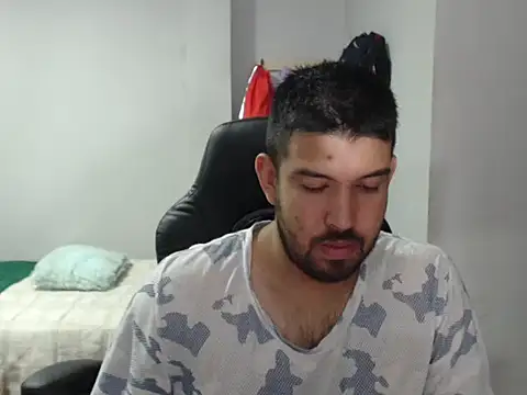 Snapshot of Axel11113 chatting on November 2025 03:05:01 AM Axel11113 online show from November 2025 03:05:01 AM