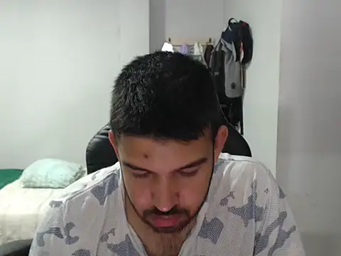 Snapshot of Axel11113 chatting on November 2025 03:37:02 AM Axel11113 online show from November 2025 03:37:02 AM