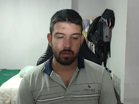 Snapshot of Axel11113 chatting on November 2025 02:44:01 AM Axel11113 online show from November 2025 02:44:01 AM