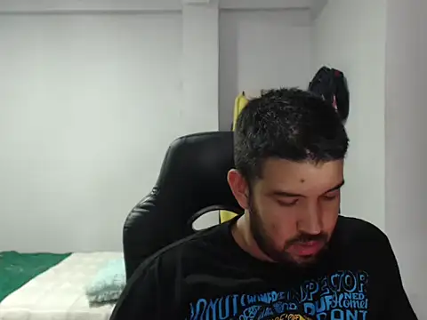 Snapshot of Axel11113 chatting on November 2025 02:56:02 AM Axel11113 online show from November 2025 02:56:02 AM