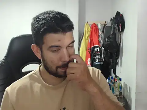 Snapshot of Axel11113 chatting on November 2025 01:49:02 AM Axel11113 online show from November 2025 01:49:02 AM