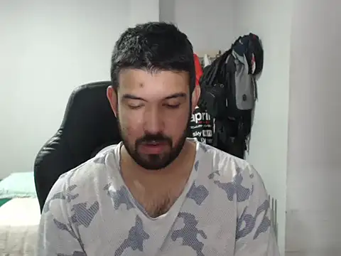 Snapshot of Axel11113 chatting on December 2025 02:05:02 AM Axel11113 online show from December 2025 02:05:02 AM