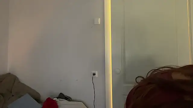 Vivalenti Kiss online show from December 2025 12:55:01 PM