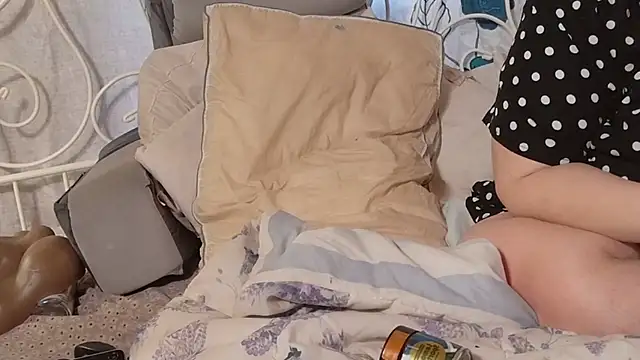 g0lden are0las89 online show from February 2026 10:04:02 PM