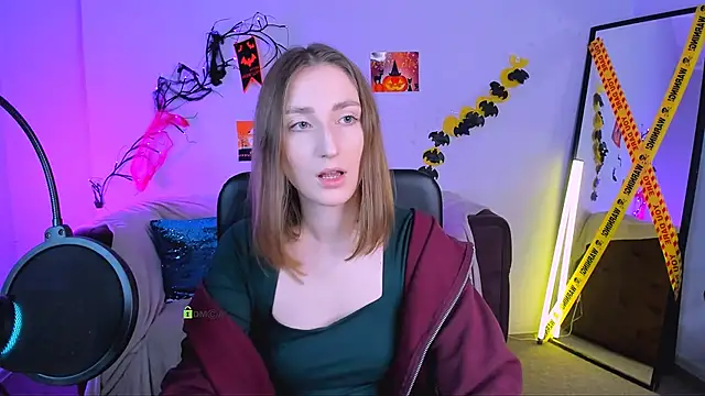 eva smiith  online show from October 2025 06:50:02 AM