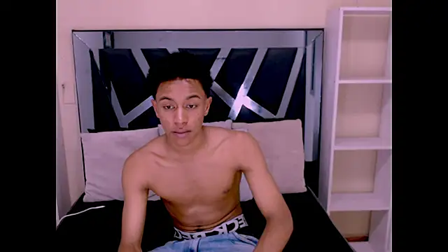 Snapshot of Rocco_Grey chatting on October 2025 08:17:01 PM Rocco Grey online show from October 2025 08:17:01 PM