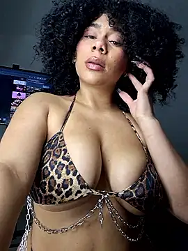 Yerystar online show from October 2025 10:25:02 PM