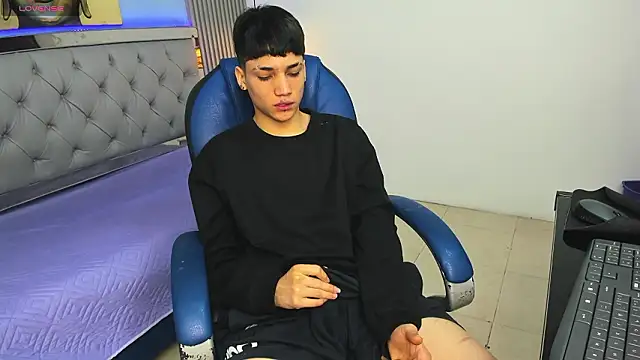 SamBlack  online show from February 2026 12:43:02 PM