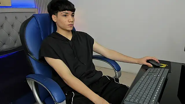 SamBlack  online show from May 2026 07:55:02 PM