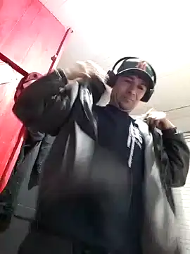 Snapshot of danielguerreros@xh chatting on June 2026 12:08:02 AM danielguerrerosxh online show from June 2026 12:08:02 AM