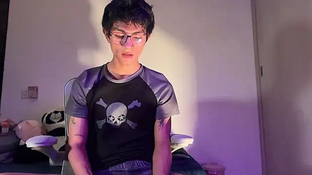 Snapshot of Angel_bunny2 chatting on September 2025 01:17:01 AM Angel bunny2 online show from September 2025 01:17:01 AM