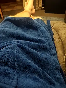 Snapshot of hubbyfun19 chatting on January 2026 06:28:02 AM hubbyfun19 online show from January 2026 06:28:02 AM