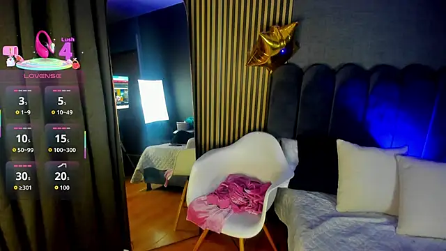 Gina 77 online show from October 2025 12:03:02 PM