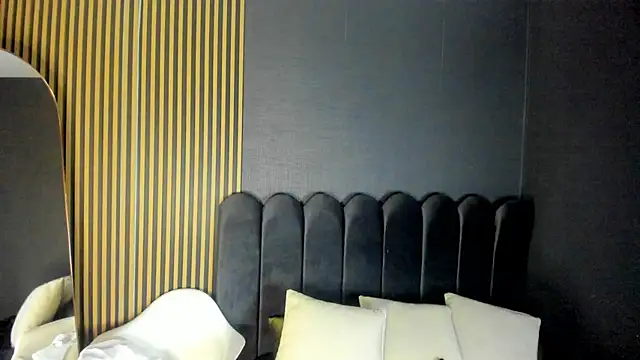 Gina 77 online show from October 2025 12:04:02 PM