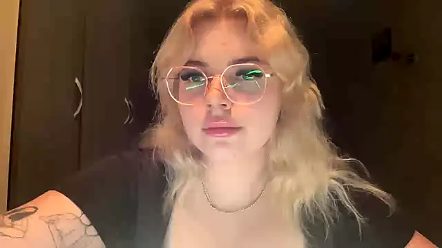 Snapshot of sunshinyflash chatting on November 2025 05:23:01 PM sunshinyflash online show from November 2025 05:23:01 PM