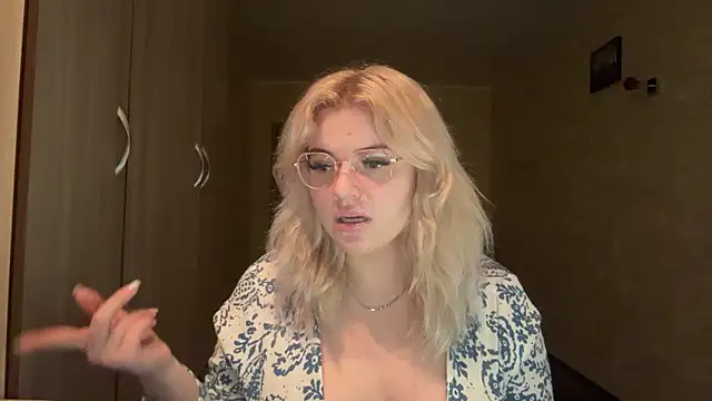 Snapshot of sunshinyflash chatting on November 2025 05:13:02 PM sunshinyflash online show from November 2025 05:13:02 PM