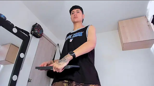 Snapshot of Mateo_Escobar chatting on September 2025 03:44:01 PM Mateo Escobar online show from September 2025 03:44:01 PM