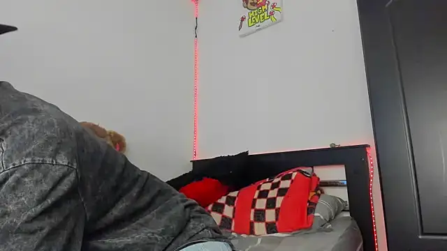 Snapshot of Mateo_Escobar chatting on November 2025 08:11:01 PM Mateo Escobar online show from November 2025 08:11:01 PM