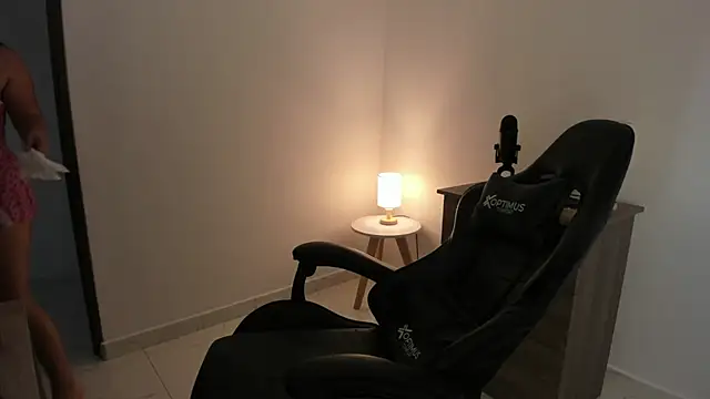 Kyleighc online show from October 2025 10:34:02 PM