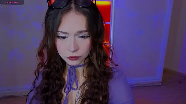 Adetta online show from November 2025 10:48:02 AM