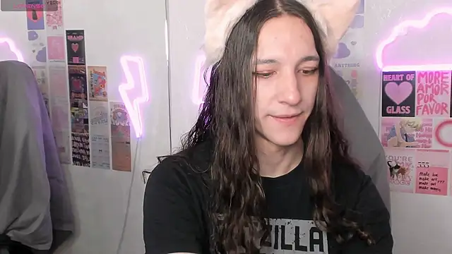 SilverMuse online show from April 2026 10:40:02 PM