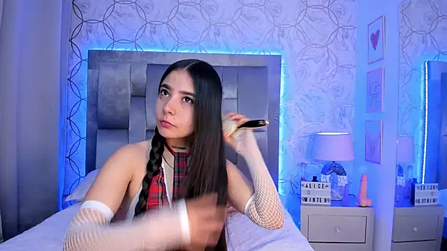 AlliceWinter online show from October 2025 12:34:02 PM