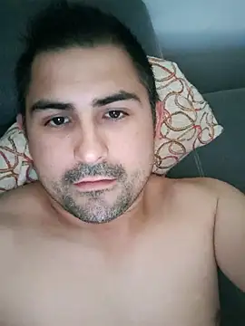 Bradd 32 online show from November 2025 05:09:01 PM