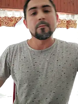 Bradd 32 online show from December 2025 06:03:02 PM