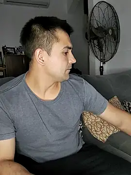 Bradd 32 online show from April 2026 02:50:02 AM