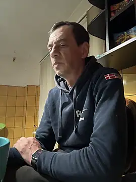 adiluci1 online show from April 2026 02:49:01 AM