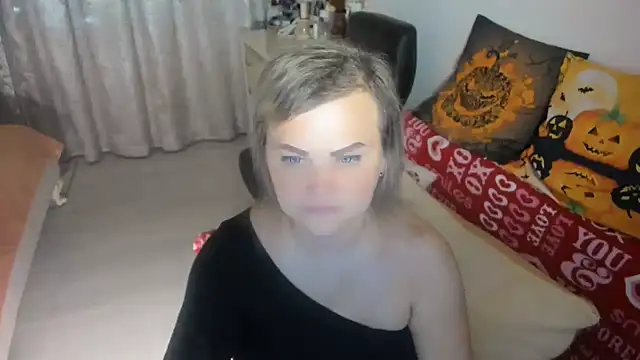 MildMature online show from November 2025 06:53:01 PM