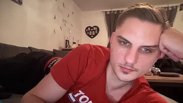 Snapshot of Sweetbooy90 chatting on January 2026 10:34:01 PM Sweetbooy90 online show from January 2026 10:34:01 PM