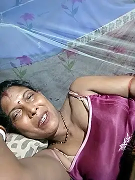 Snapshot of Savita992 chatting on July 2026 07:29:02 PM Savita992 online show from July 2026 07:29:02 PM