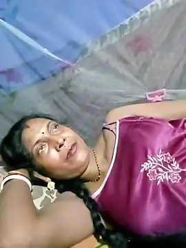 Snapshot of Savita992 chatting on July 2026 07:52:02 PM Savita992 online show from July 2026 07:52:02 PM
