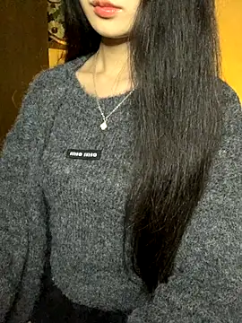 Nhinhi18 online show from November 2025 03:45:01 PM