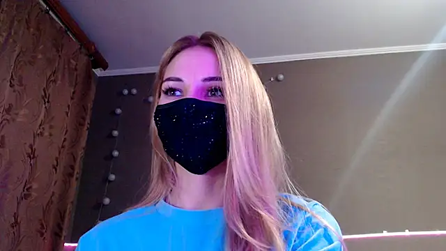 Iris lave online show from December 2025 06:15:01 PM