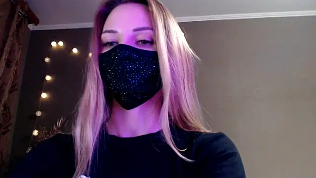 Snapshot of Iris_lave chatting on April 2026 07:07:02 PM Iris lave online show from April 2026 07:07:02 PM