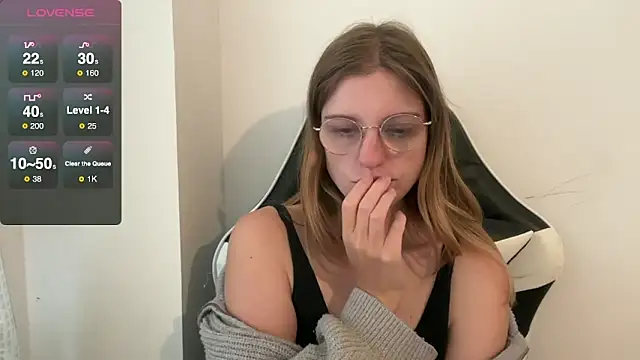 Snapshot of BustyKellyXXX chatting on September 2025 09:11:02 AM BustyKellyXXX online show from September 2025 09:11:02 AM