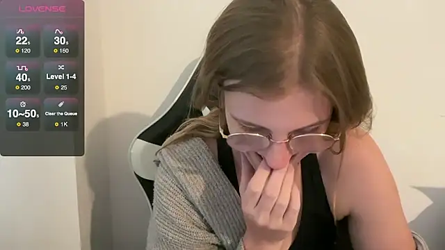 Snapshot of BustyKellyXXX chatting on October 2025 11:33:02 AM BustyKellyXXX online show from October 2025 11:33:02 AM