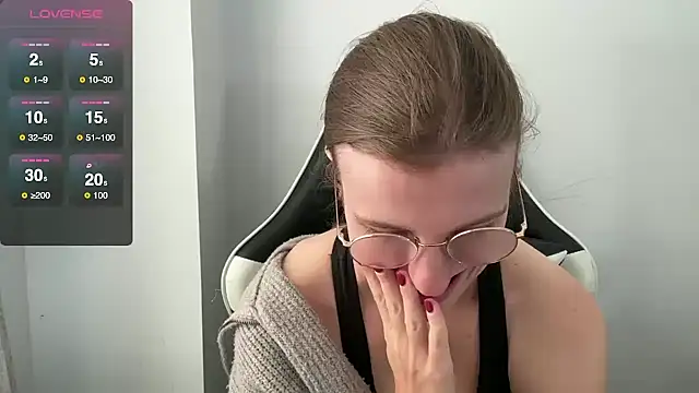 Snapshot of BustyKellyXXX chatting on November 2025 10:26:02 AM BustyKellyXXX online show from November 2025 10:26:02 AM