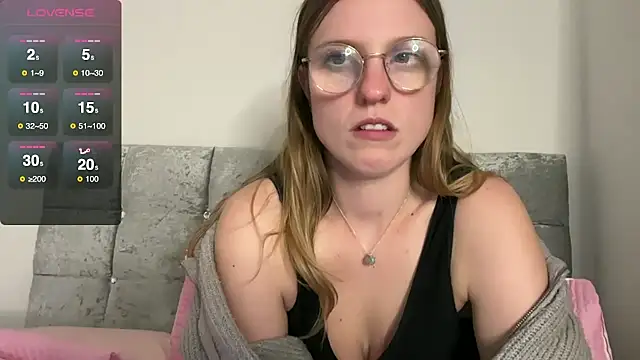 Snapshot of BustyKellyXXX chatting on November 2025 07:29:01 PM BustyKellyXXX online show from November 2025 07:29:01 PM