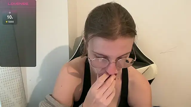 Snapshot of BustyKellyXXX chatting on December 2025 10:09:01 AM BustyKellyXXX online show from December 2025 10:09:01 AM