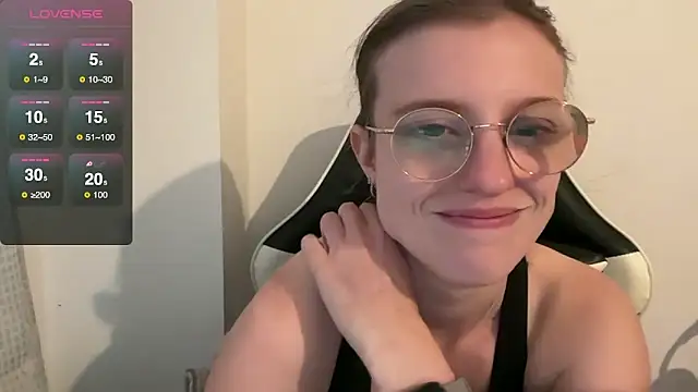 Snapshot of BustyKellyXXX chatting on December 2025 03:40:02 PM BustyKellyXXX online show from December 2025 03:40:02 PM