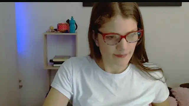 Snapshot of Camila-ventura chatting on May 2026 12:11:02 PM Camila-ventura online show from May 2026 12:11:02 PM
