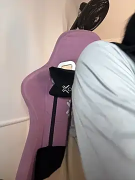 lucy grey25 online show from March 2026 04:45:01 PM