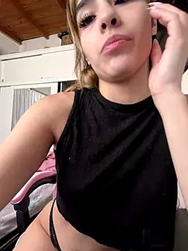 Snapshot of Babylovetiernax chatting on October 2025 02:37:02 PM Babylovetiernax online show from October 2025 02:37:02 PM