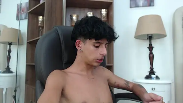 Ibratxandy online show from March 2026 06:45:02 PM